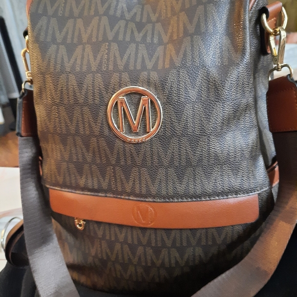 Purse and Wristlet - Picture 5 of 7